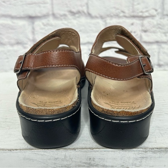 Fidelio Women's Hallux Fabia Bunion Relief Adjustable Sandal - Picture 9 of 16